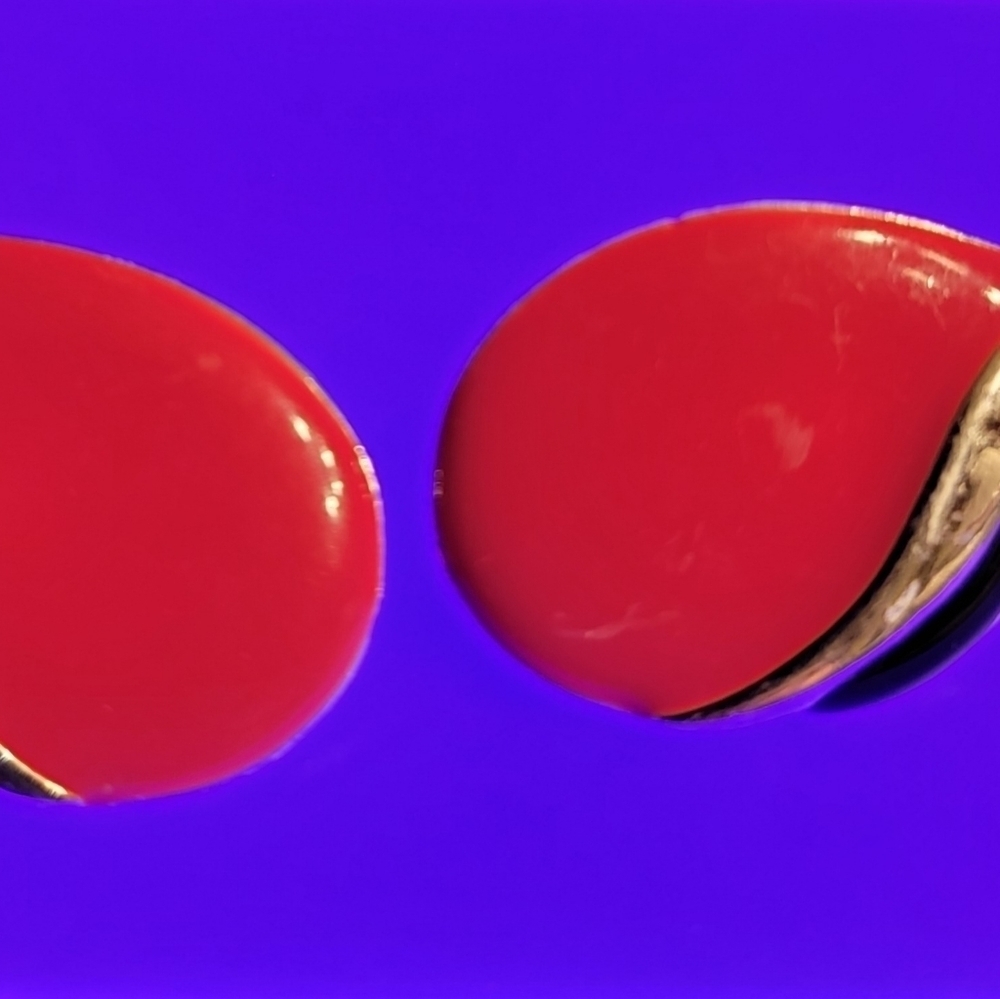 Vintage Teardrop Red Enamel, Black and Goldtone Pierced Earrings - Picture 7 of 9